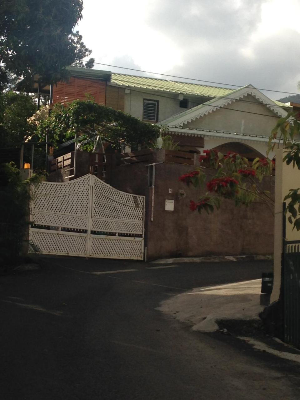 Apartmán Le Begonia Ravine Seche Exteriér fotografie